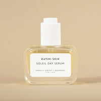 Soleil Day Serum is the essential daily vitamin booster for your skin. This oil is extremely rich in vitamin C from native plants across Africa and Australia. Quandong and Marula provide vitamins to help protect the skin against external factors, while Apricot oil helps repair and flood the skin with hydration for a youthful and radiant glow.
